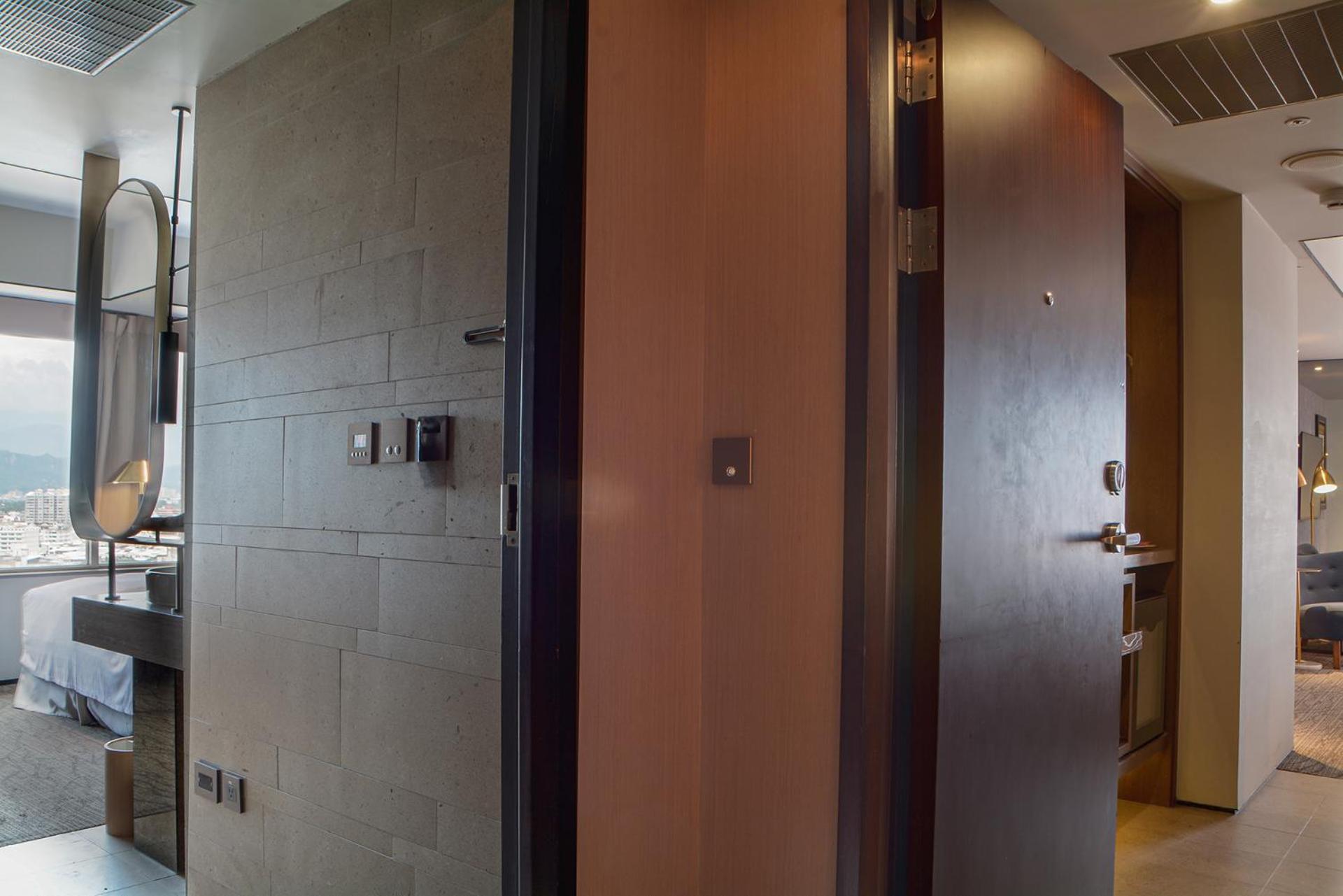 Sheraton Taitung Hotel Exteriör bild A sliding door
