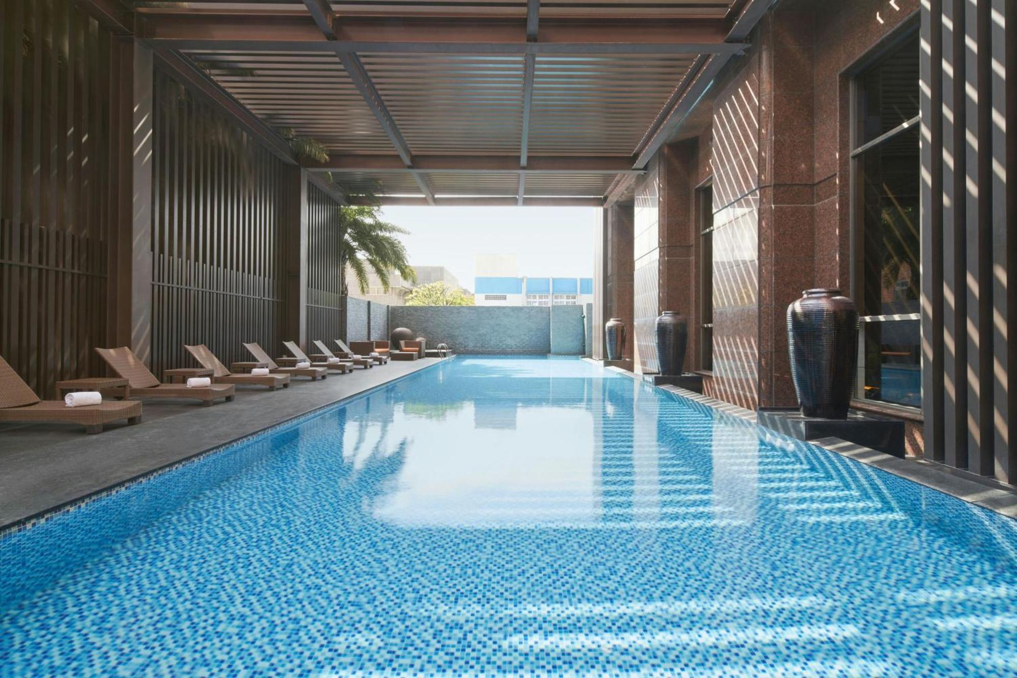 Sheraton Taitung Hotel Exteriör bild The swimming pool at The Hari