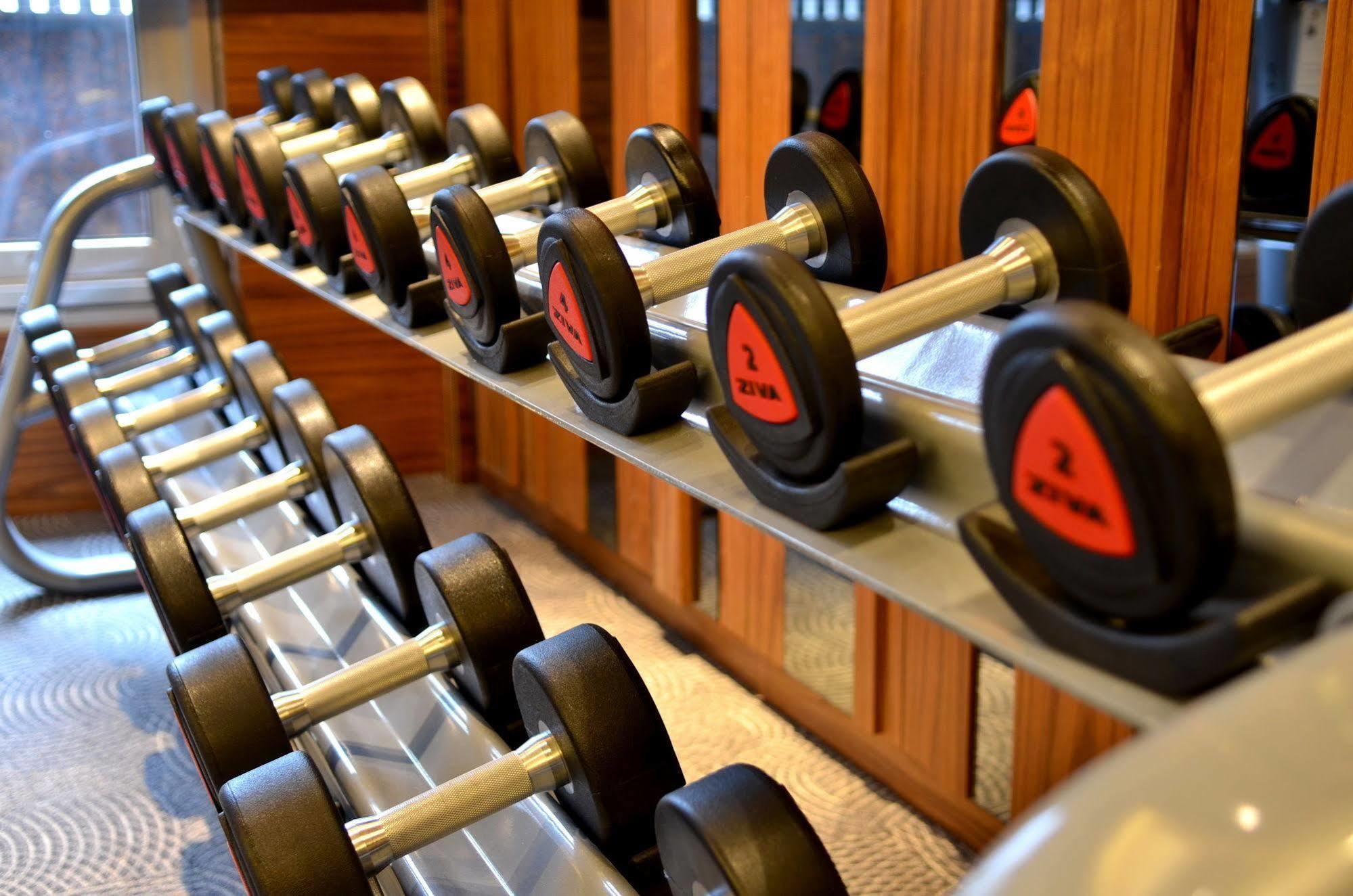 Sheraton Taitung Hotel Exteriör bild Dumbbells on a rack